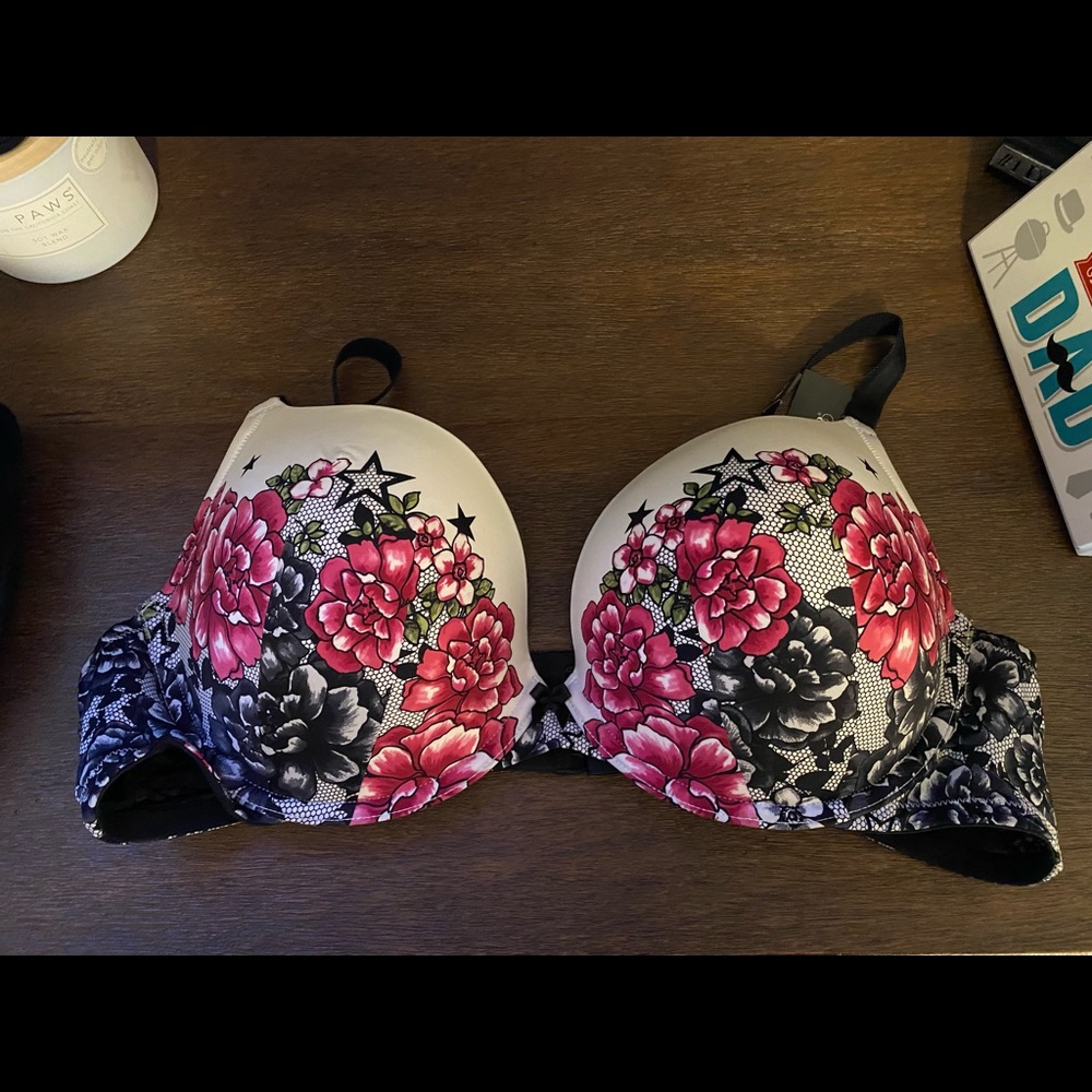 44C Torrid push-up plunge bra, NWT